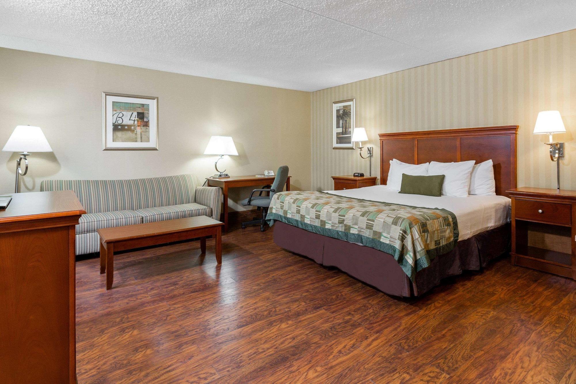 Days Inn By Wyndham Westminster Exterior photo