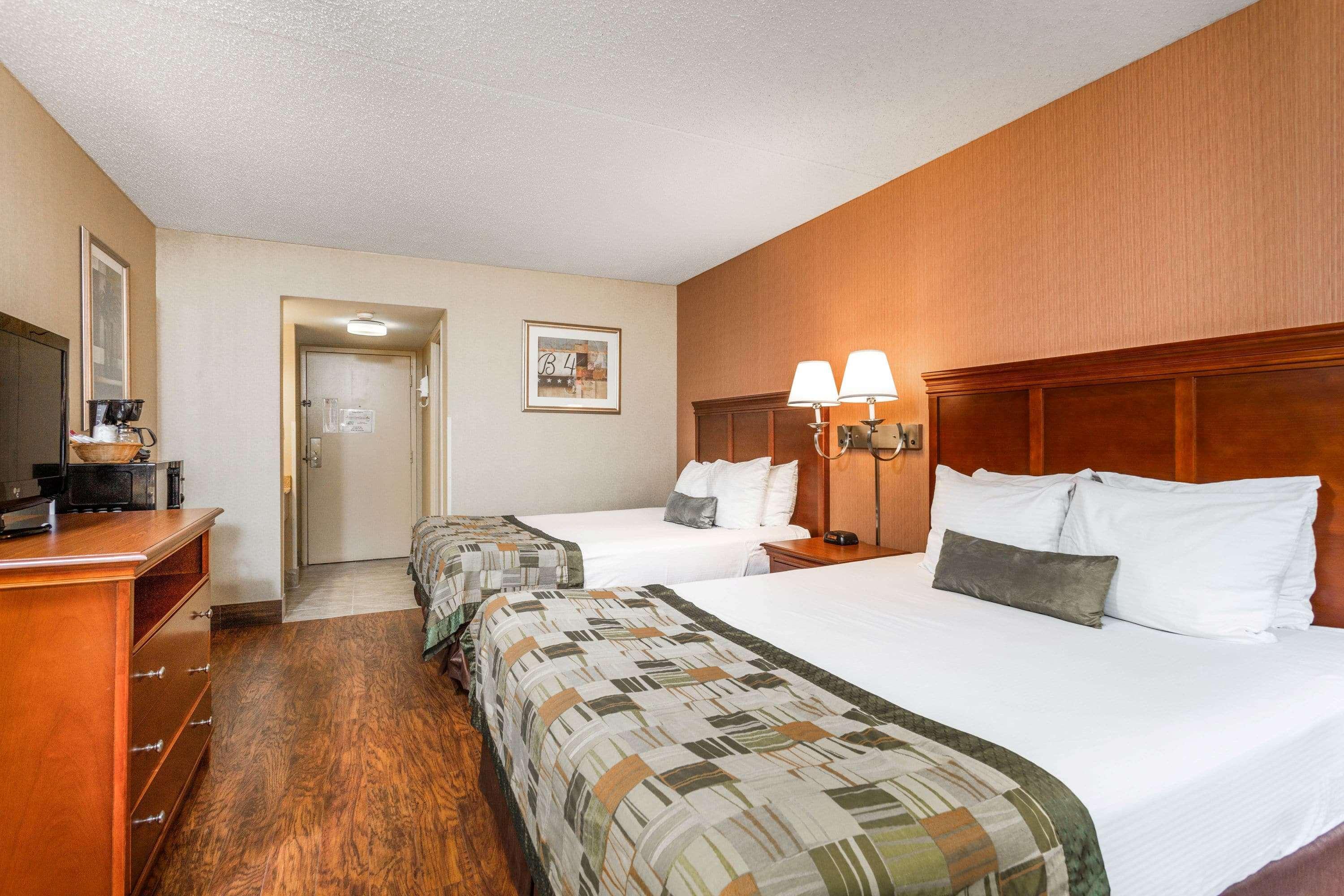 Days Inn By Wyndham Westminster Exterior photo
