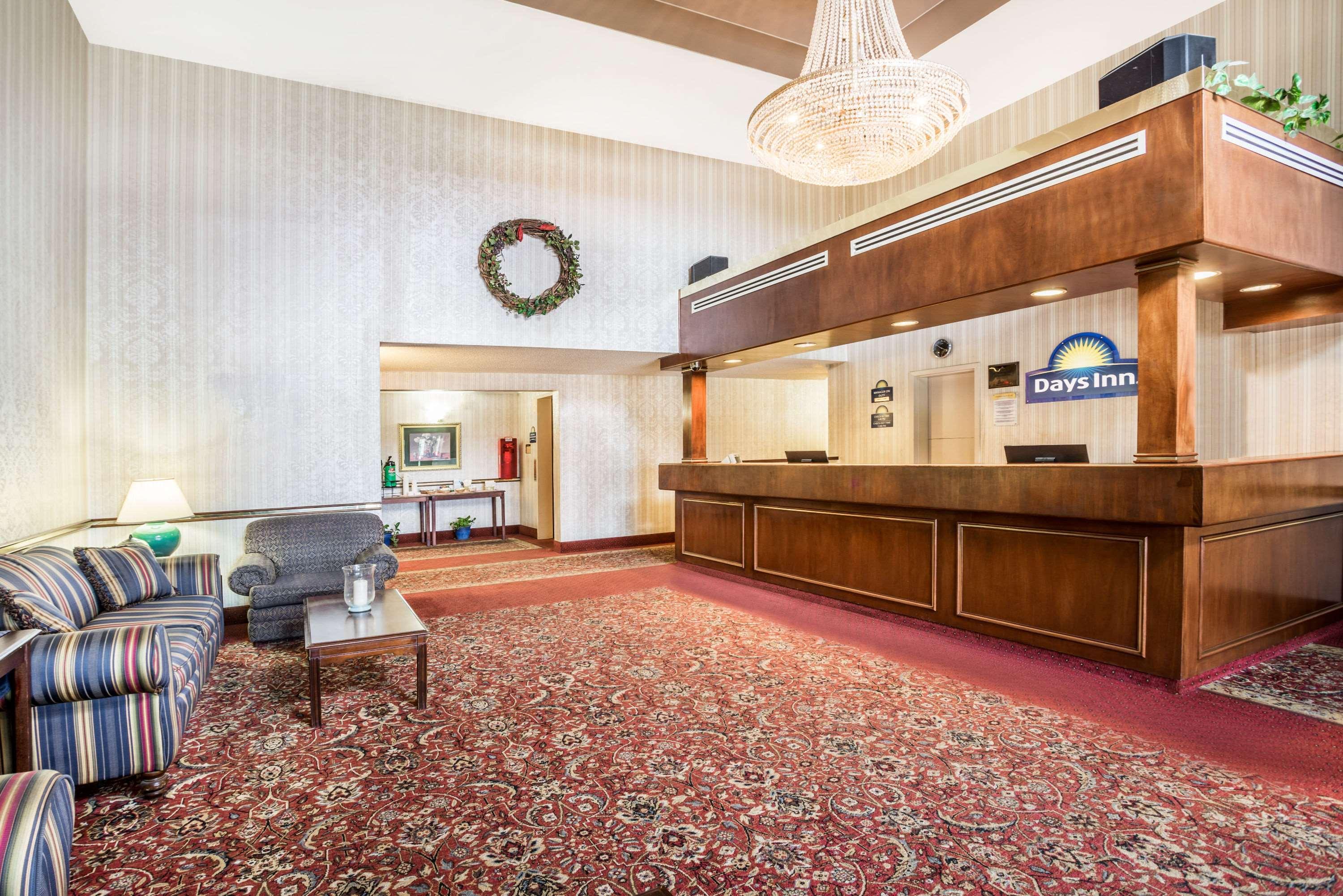 Days Inn By Wyndham Westminster Exterior photo