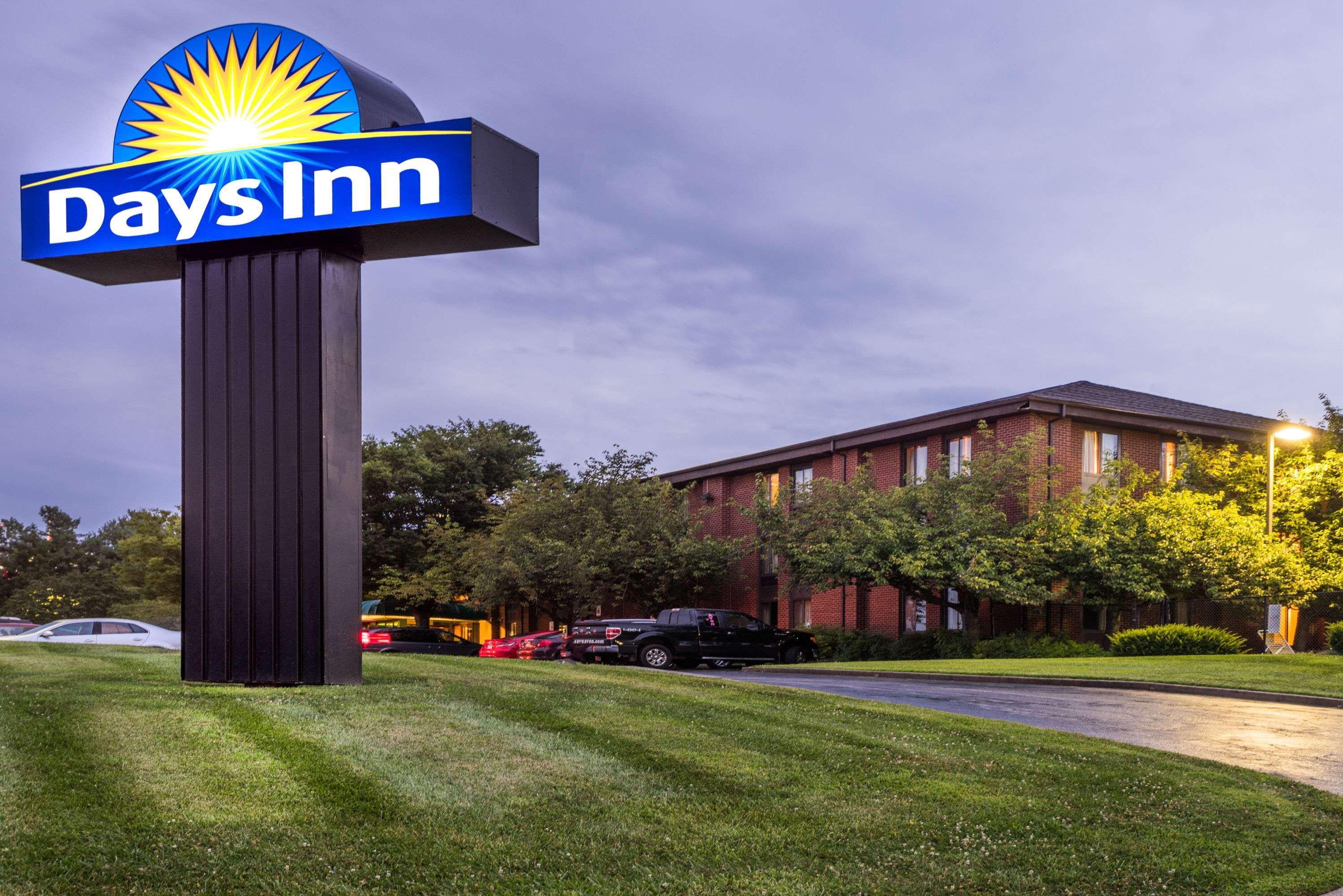 Days Inn By Wyndham Westminster Exterior photo
